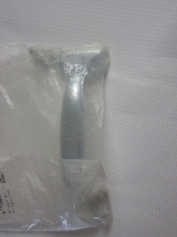 N226-860 172 Pulls Zinc Plated 5 1/2" National Mfg.Unopened package - Image 2 of 3