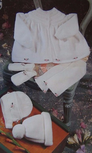 BABY MÄDCHEN~MATINE Mantel~Mütze~Schal4-fädig~Strickmuster~Gr. 41-51 cm (R64)