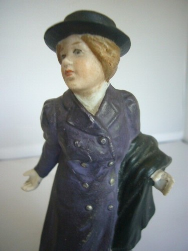 215 - Figure IN Biscuit Woman Chapeautee Caller One Car - Picture 5 of 8
