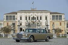 Cars mercedes benz 600 Desk Mat Stitched