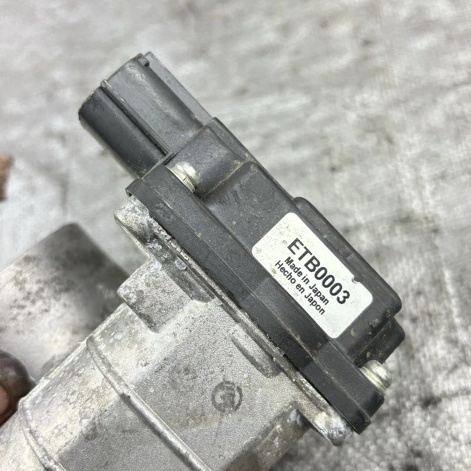 Nissan Altima Sentra 2002-2006 2,5 L carrocería del acelerador de inyección de combustible 60 mm OEM Foto 2 de 3