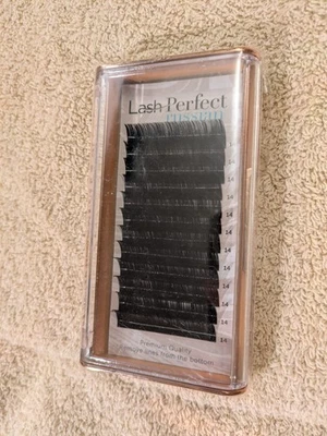 Lash Perfect Russian Eyelash Extensions Tray C 14mm extra fine 0.07mm new sealed - Image 1 of 2