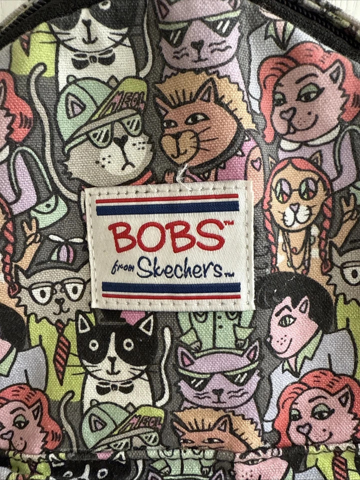 Linda mochila Skechers BOBS con estampado completo gato gatito pequeña correa ajustable Foto 2 de 4