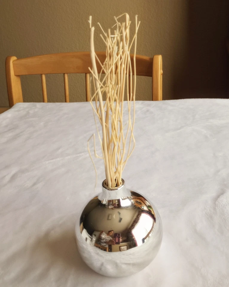 Pearlessence Gingerbread Scent  Holiday Oil Silver Ornament Ball Reed Diffuser - Image 2 of 4