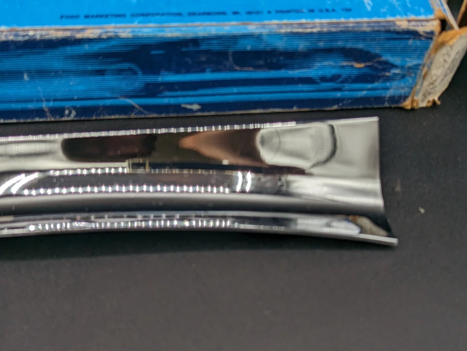 Nuevo de Lote Antiguo 1969 1970 Mercury Brougham Marquis Guardabarros Delantero Izquierdo Extensión Moldura Foto 4 de 4