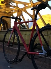 AVENTON DIAMOND TEAM EDITON FIXED GEAR BIKE