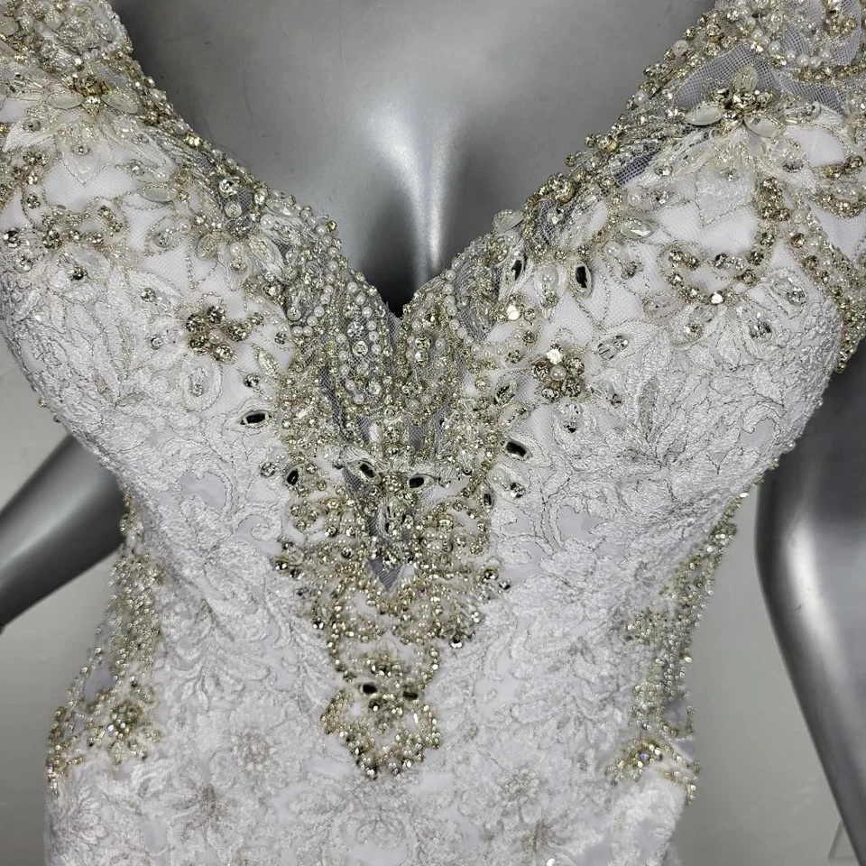 NUEVO CON ETIQUETAS~$1895~VESTIDO DE NOVIA ALLURE BRIDALS~4/6~BLANCO ESTRÁS SIRENA AJUSTE Y ACAMPANADO Foto 4 de 4