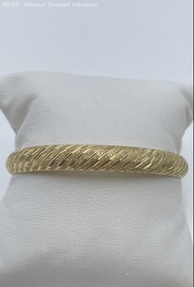 14K Yellow Gold Textured Hinged Bangle Bracelet 7.25" 11.09g
