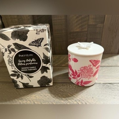 NWT PartyLite spring delight Scented Candle with Floral Design