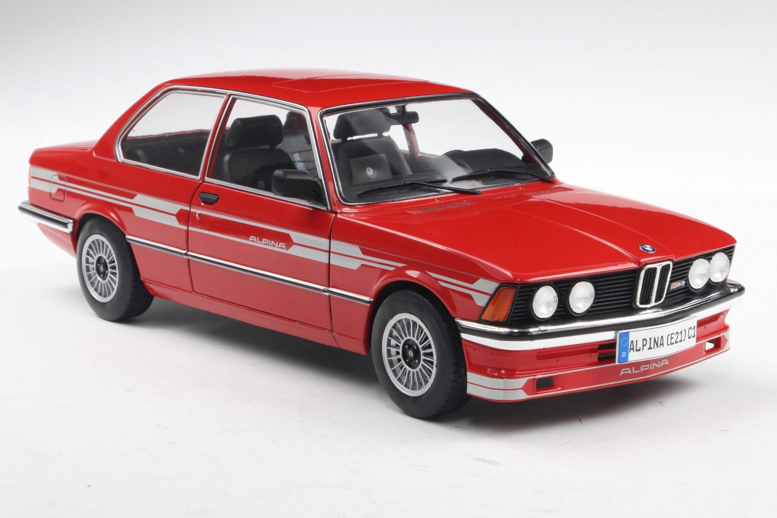 SOLIDO DIECAST 1/18 1980 BMW ALPINA (E21) C1 2.3 IN RED OPENING DOORS S1812803