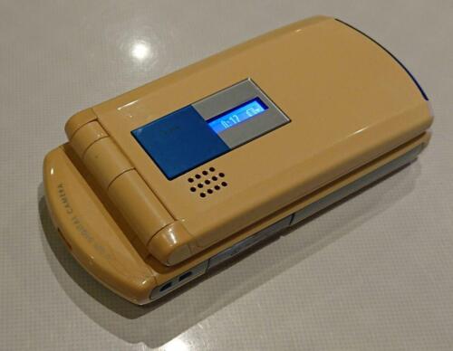 Docomo Sh700Is White Flip Phone Japanese Flip Phone Keitai Garakei Retro - Zdjęcie 1 z 6