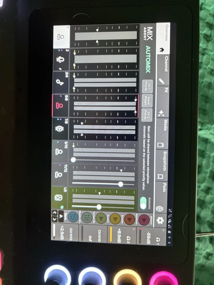 Mezclador digital adaptable compacto Mackie DLZ Creator XS para podcasting y transmisión Foto 3 de 4