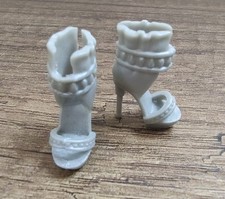 Mattel Barbie Doll Shoes FASHIONISTAS FASHION FEVER SILVER STRAPPY HIGH HEEL Z26