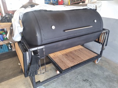 Mega-Grill /Smoker Marke Eigenbau zu Verkaufen