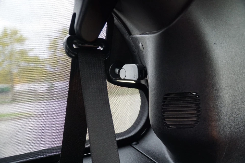 Pantallas de ventana de puerto originales para Dodge Grand Caravan | Chrysler Town... Foto 3 de 4