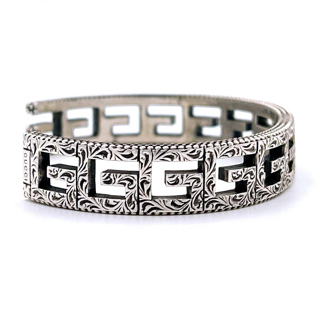 アクセサリー GUCCI Logo Black Patent Silver Bangle 774464_JAAFW_8163_001_100_0000