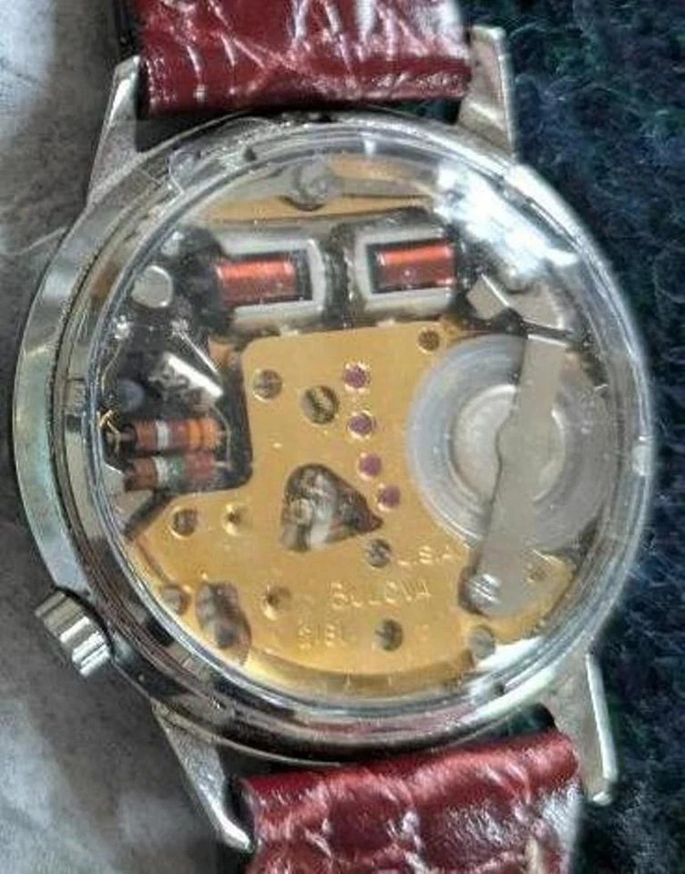 ACCUTRON 218 ESTUCHE DE EXPOSICIÓN TRANSPARENTE TRASERO CON ANILLO con fotos de antes y después Foto 4 de 4