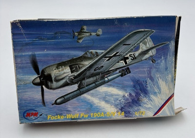 MPM Focke-Wulf Fw 190A-5/V 14 72048 1/72 FS Model Kit (BOX DAMAGE)