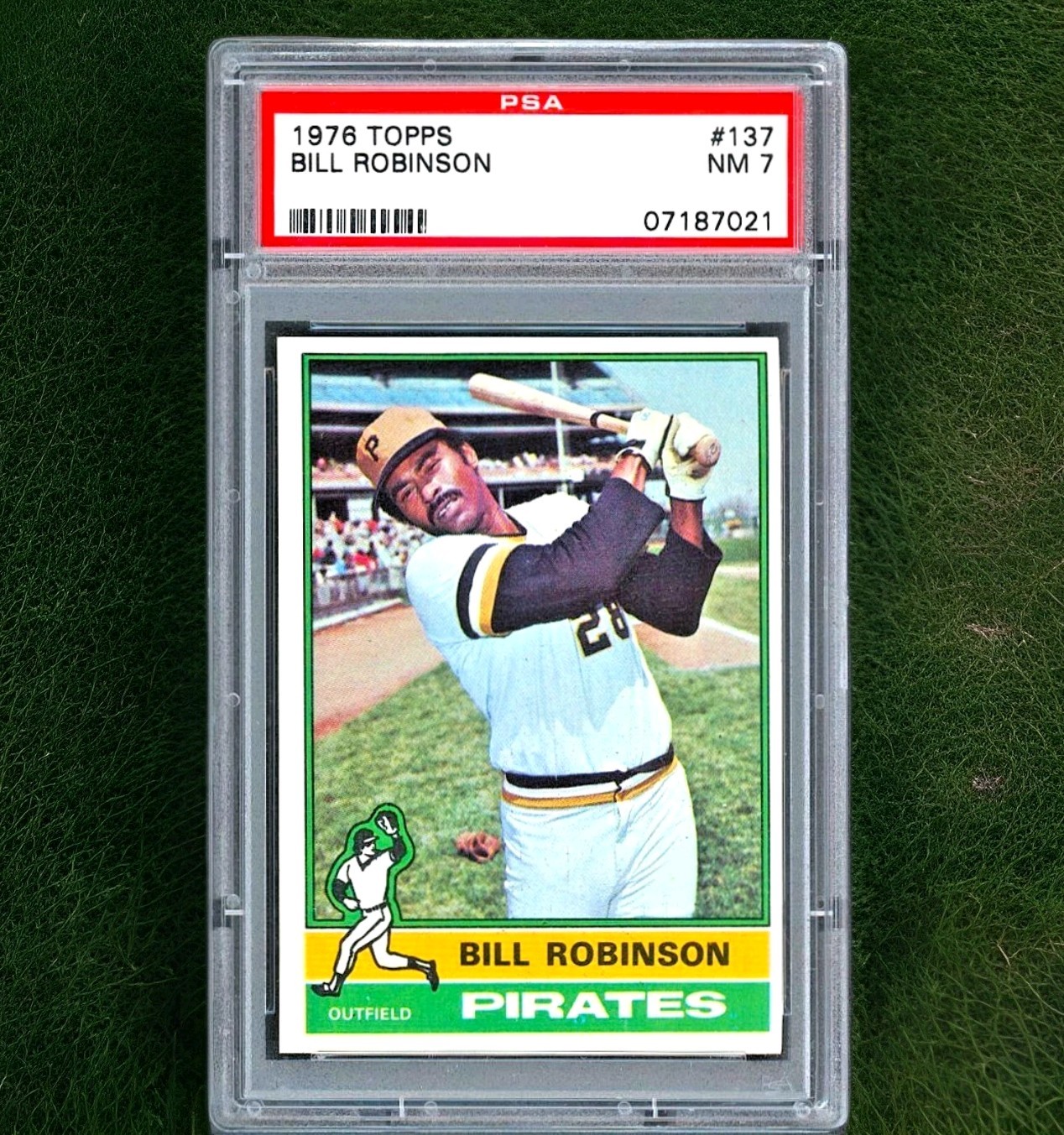1976 Topps #137 Bill Robinson front