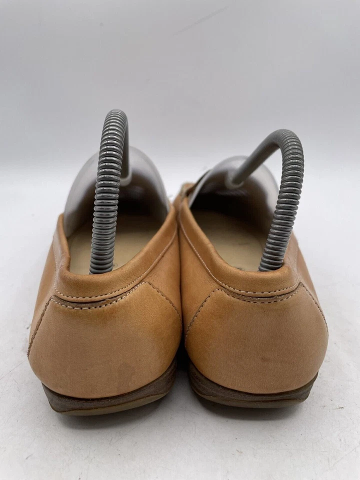 Mocasín para mujer Thom McAn talla 8 cuero marrón puntera cuadrada tejido plano sin cordones Foto 3 de 4