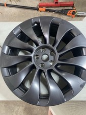Tesla Model Y Performance front 21