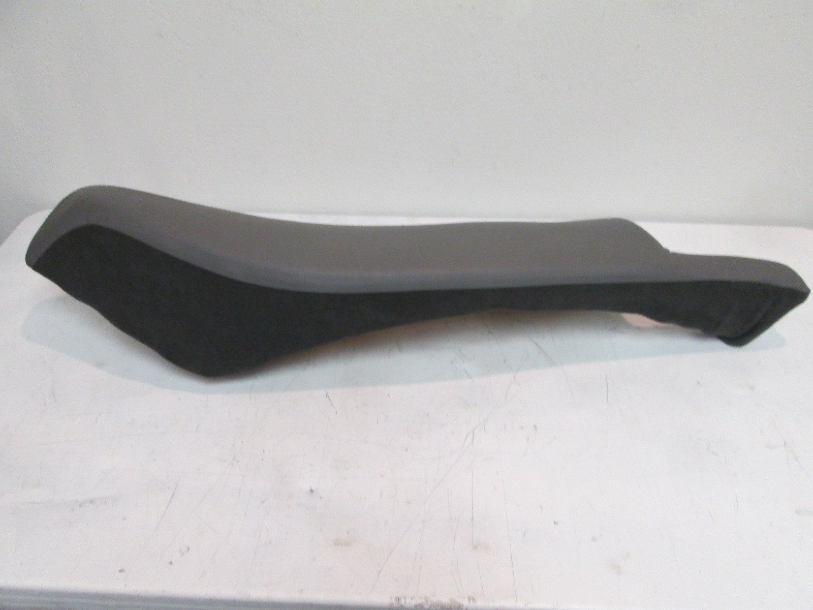 Maserati Quattroporte 05-08- Rear RH Arm Rest / Door Panel - Grey