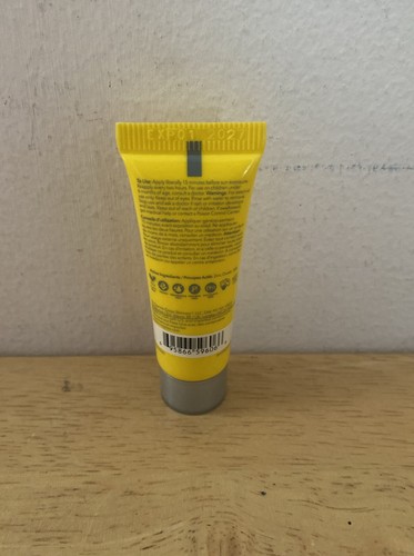 Dr Dennis Gross Ultimate Defense Broad Spectrum Sunscreen SPF 50 Travel Size 7ml - Picture 3 of 4