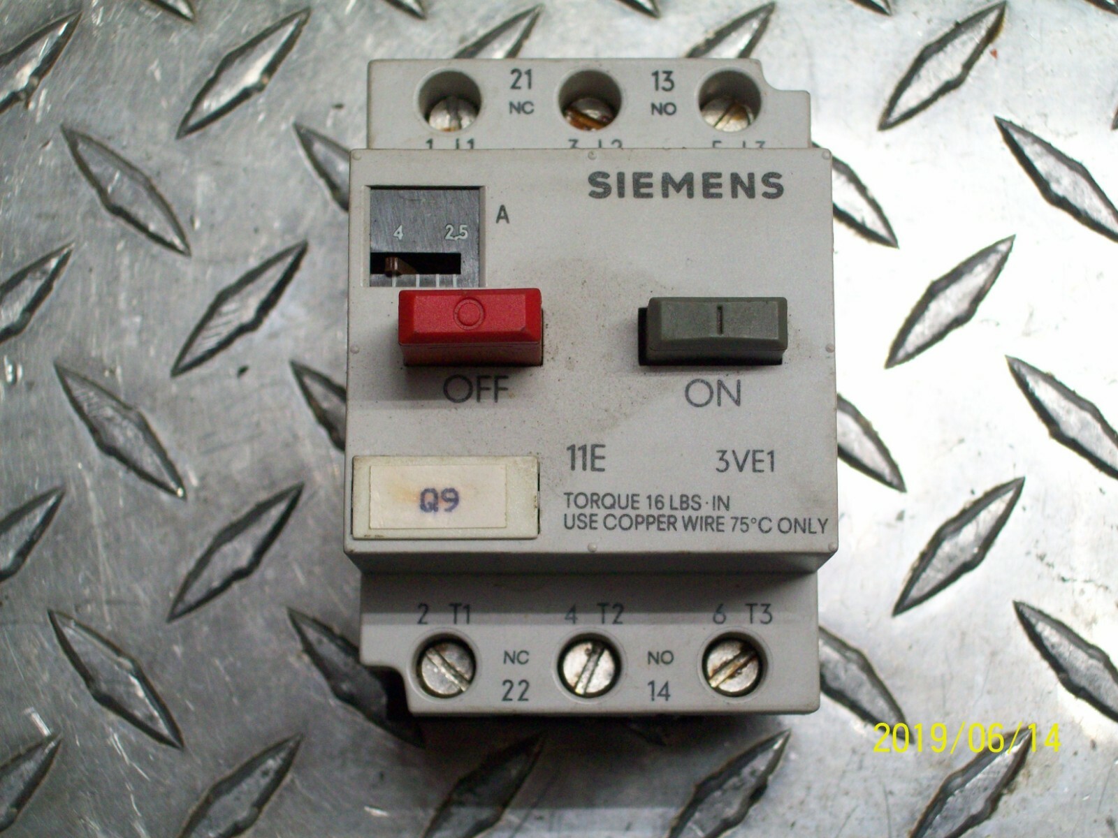 SIEMENS 3VE1015-2JU00 MOTOR STARTER PROTECTOR