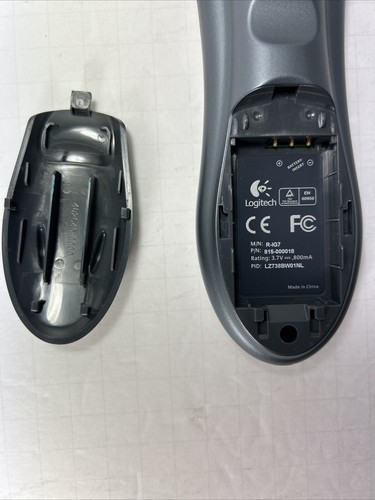 Logitech Harmony 880 Uniwersalny pilot bez ładowarki / baterii - Zdjęcie 7 z 8