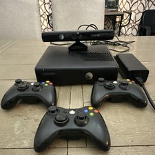 Microsoft Xbox 360 S 4G Console Bundle w/ Kin...