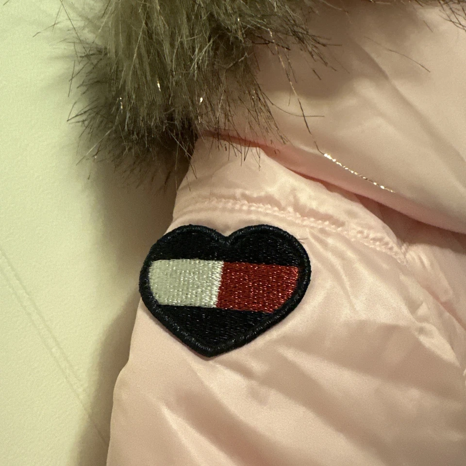 Nuevo con etiquetas Abrigo acolchado de invierno rosa Tommy Hilfiger niños 12mos precio de venta sugerido por el fabricante $90 Foto 4 de 4