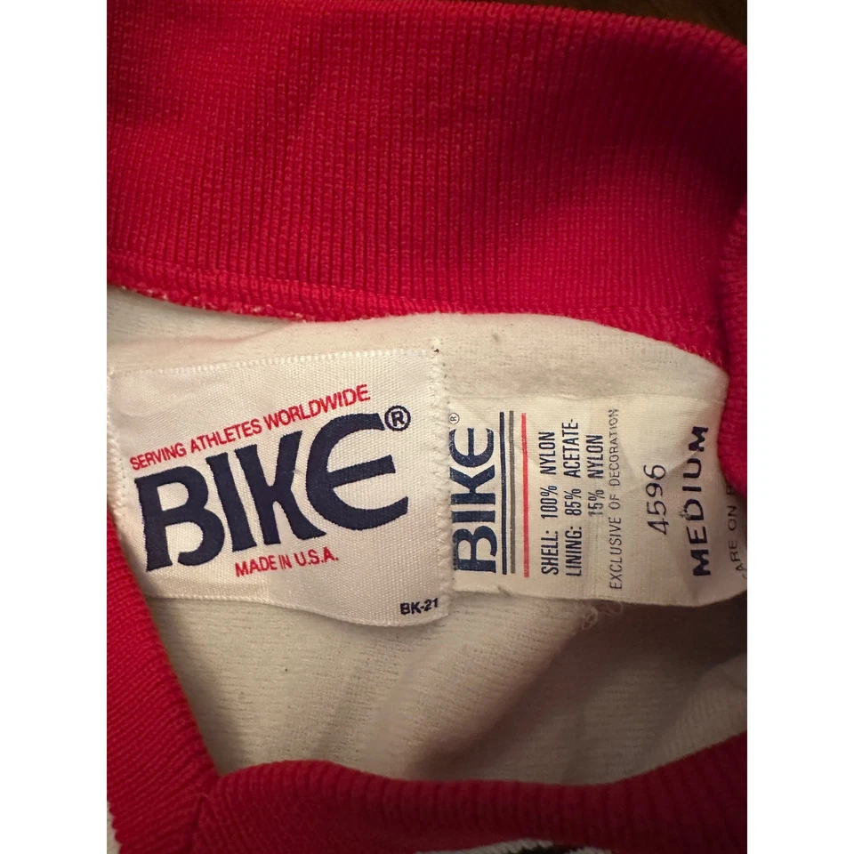 De Colección Años 90 BICICLETA Georgia Bulldogs Mujeres M Pullover Rompevientos Chaqueta Rojo Blanco Defecto Foto 4 de 4