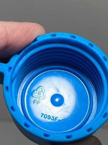 ๐ 1" REPLACEMENT BLUE TUPPERWARE ECO WATER BOTTLE SCREW ON LID CAP #7093 EUC P7 - Picture 4 of 6