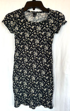 Target:  Art Class black stretchy fitted dress w/ daisies, girls sm, 6/6x