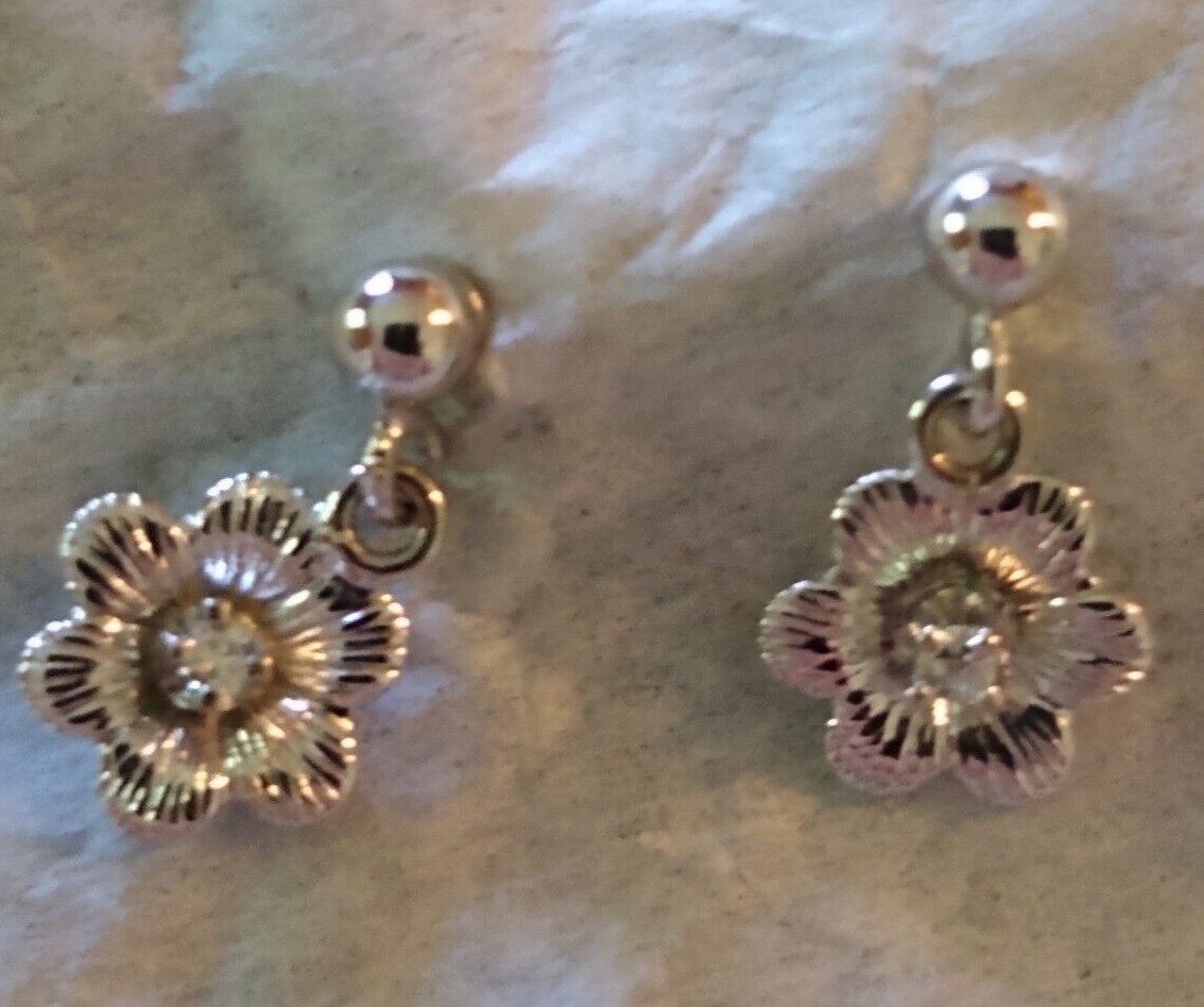 TINY STERLING SILVER FLOWER PIERCED EARRINGS WITH… - image 4