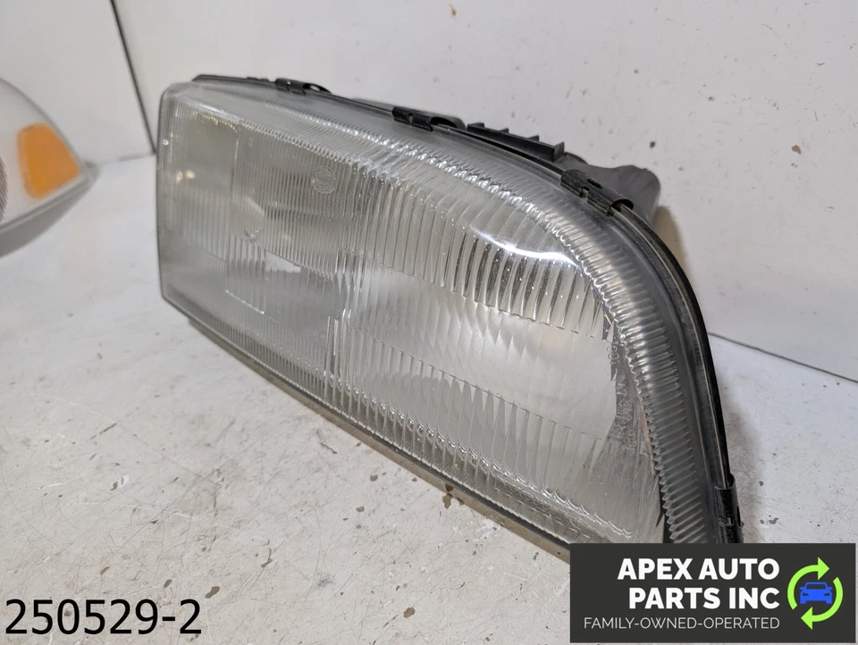 Fabricante de equipamento original 1998-2000 Volvo S70 2.4L conjunto de farol lateral direito destro - Imagem 2 de 4