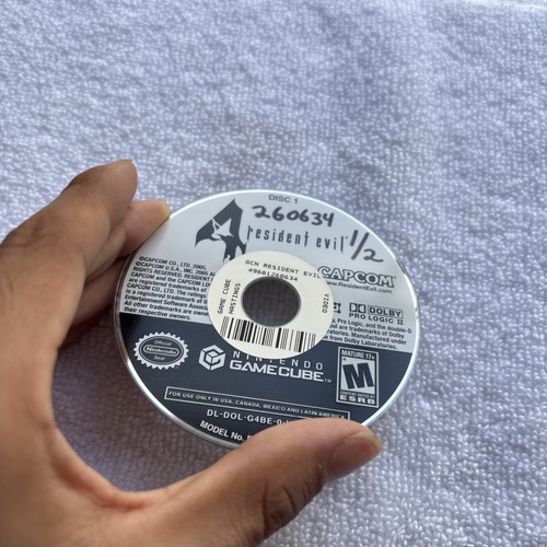 Resident Evil 4 (Nintendo GameCube, 2005) 2-Disc / Manual - Picture 6 of 11