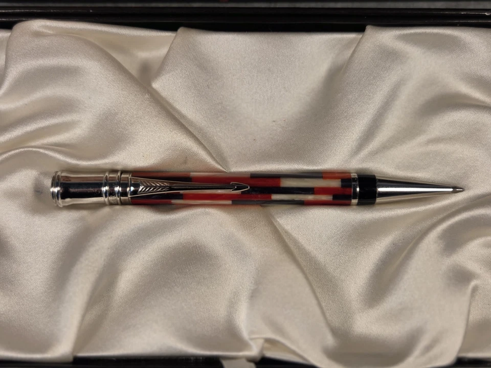 Bolígrafo Parker Edición Especial Doble Pliegue Mosaico Rojo y Perla - Piezas/Reparación Foto 2 de 4