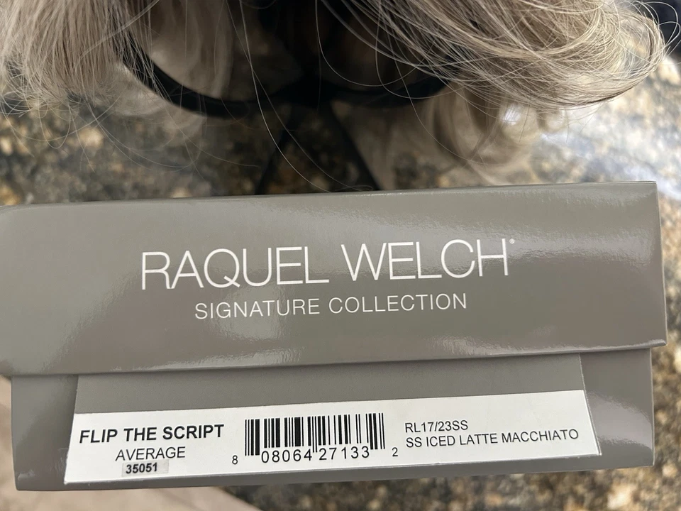 Peruca Raquel Welch Flip The Script comprimento médio RL17/23SS latte gelado Macchiato - Imagem 3 de 4