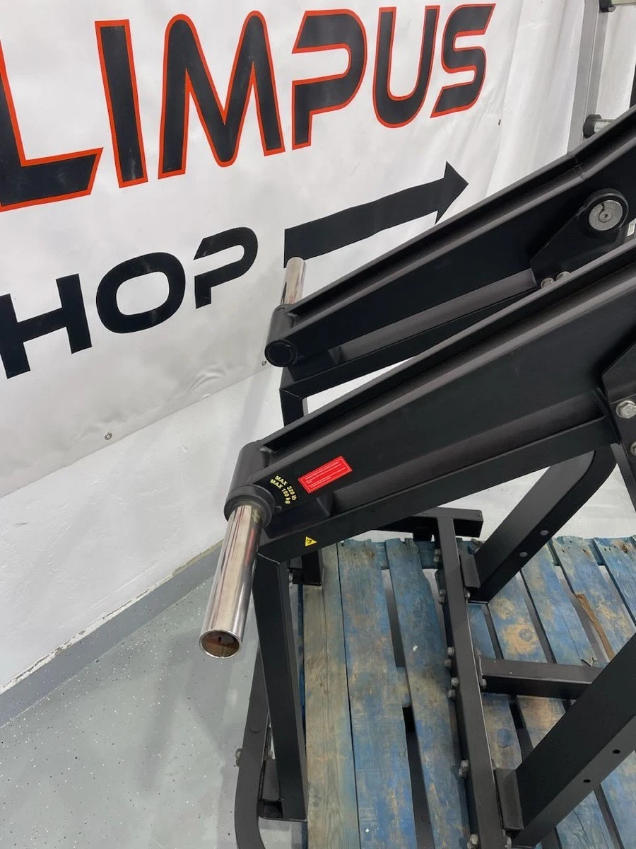 Technogym Pure Strength LAT PULLDOWN