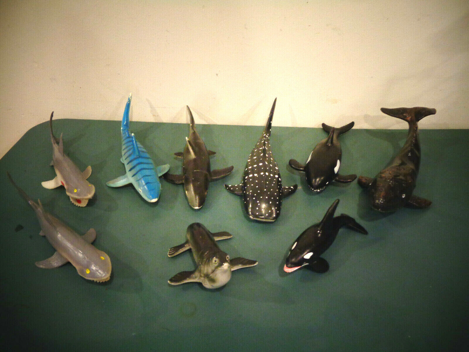 LOT OF 9 LARGE TOY RUBBER PLASTIC PVC SEA ANIMALS FIGURES WHALES