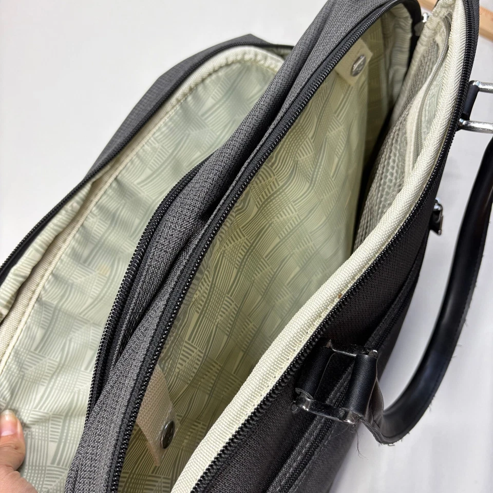 Ricardo Beverly Hills 随身行李 19x12.5 黑色灰色格子 — 第 4/4 张图片