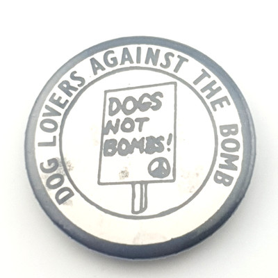 Vintage Hundeliebhaber gegen die Bombe CND Politischer Frieden Protest Pin Anstecker