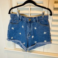 Embroidered Daisy High-Rise Denim Shorts Size M Retro Hippie Cuffed Hem SHEIN