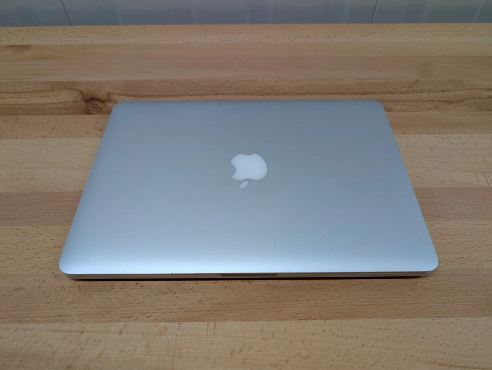 Apple MacBook Pro 2015 (13"), 256 GB SSD, 8 GB RAM, Intel i5, silber