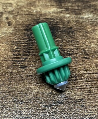 Takara Tomy Beyblade X | UX-10 Green Metal Needle