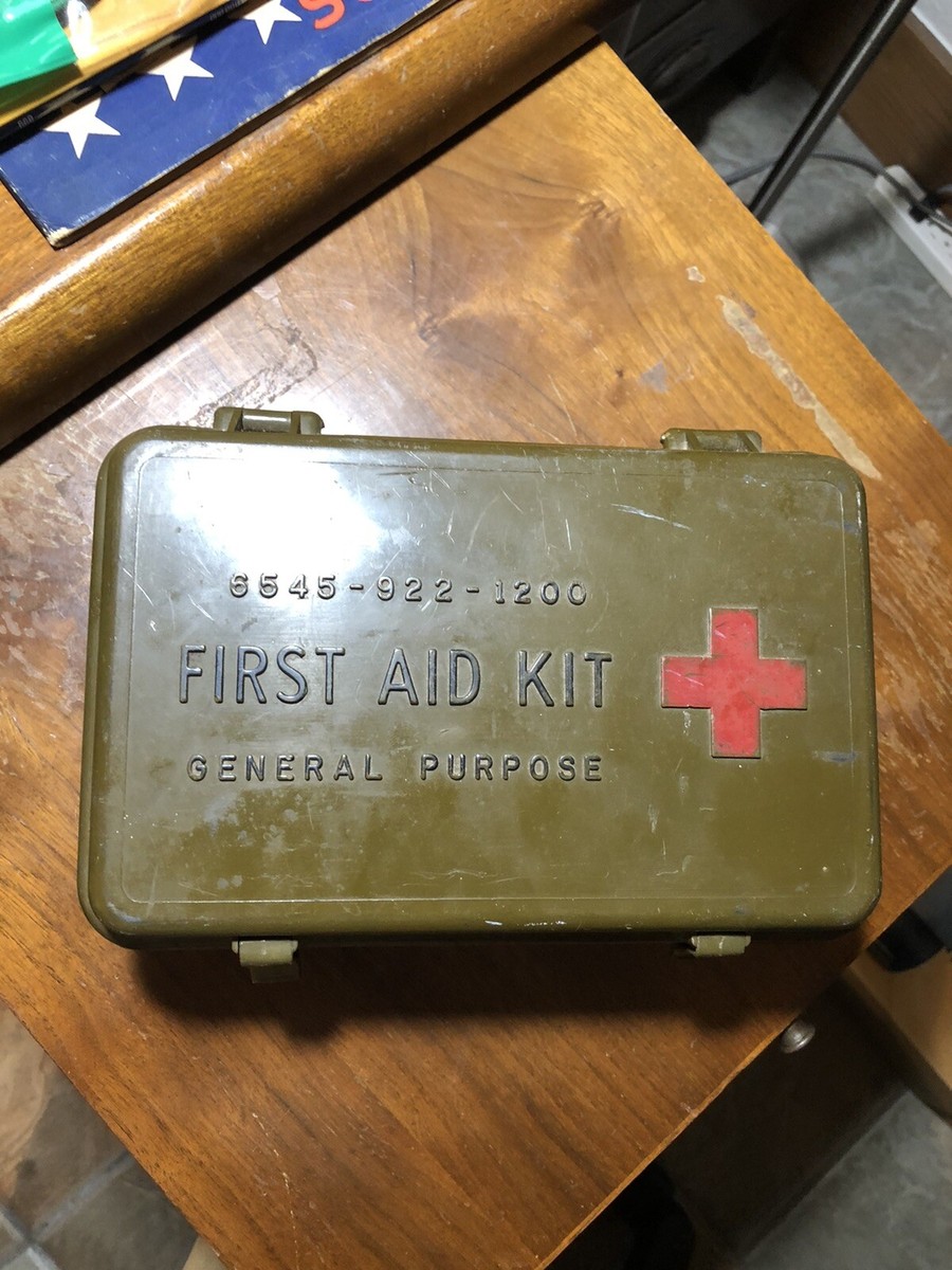 US Military Issue Vietnam Era FIRST AID KIT General Purpose