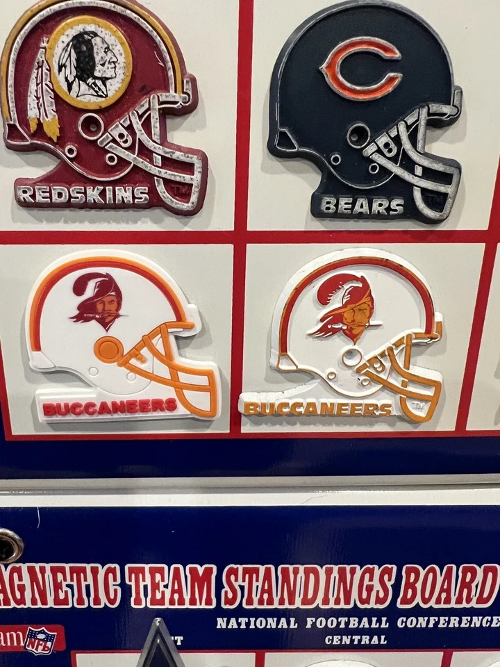 老式复古 TAMPA BAY BUCCANEERS 橡胶支架冰箱磁铁 2025 全新 — 第 2/4 张图片