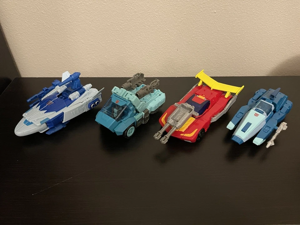 Transformers Titans Return Deluxe Class Scourge, Sergeant Kup, Hot Rod & Blurr - Image 4 of 4