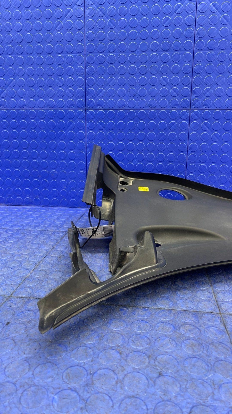 2008-2014 FERRARI CALIFORNIA FRONT LEFT WINDSHIELD COWL COVER PANEL 82501600